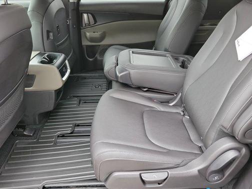 2026 Kia Carnival Hybrid LXS