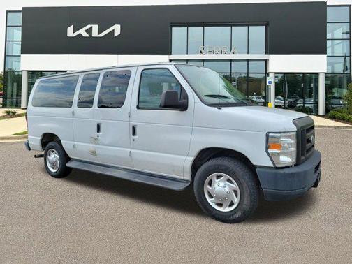 2010 Ford E350 Super Duty XLT