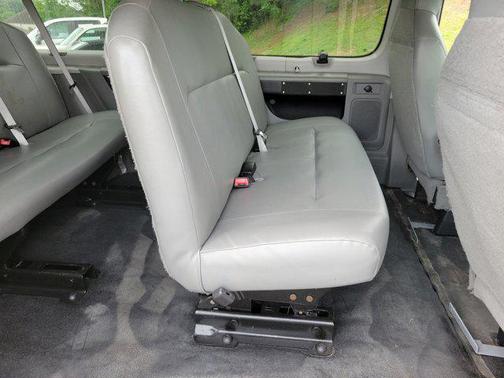 2010 Ford E350 Super Duty XLT