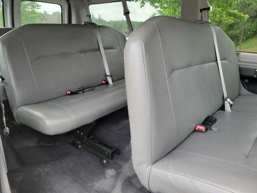 2010 Ford E350 Super Duty XLT