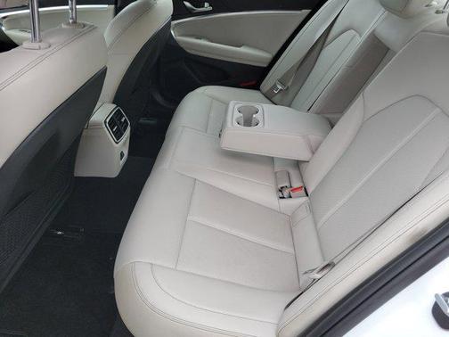 2025 Genesis G70 2.5T RWD