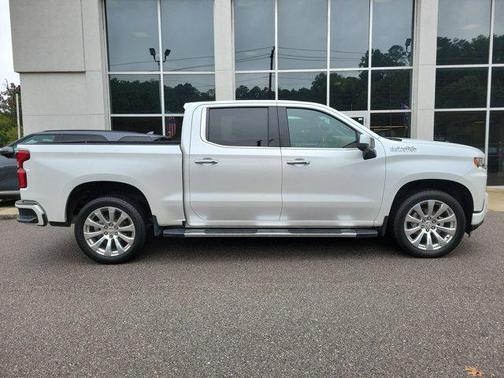 2022 Chevrolet Silverado 1500 High Country