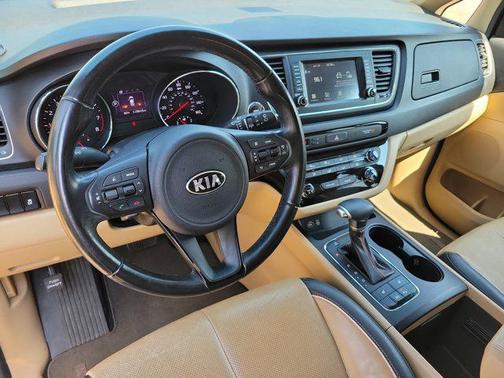 2017 Kia Sedona LX