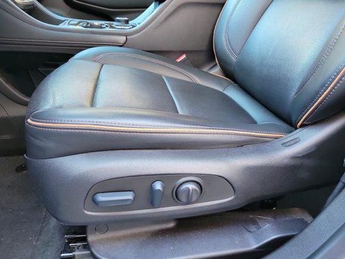 2022 GMC Acadia AWD AT4