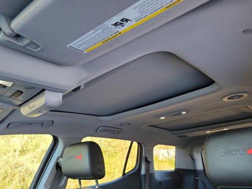 2022 GMC Acadia AWD AT4