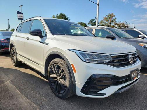 2022 Volkswagen Tiguan 2.0T SE R-Line Black