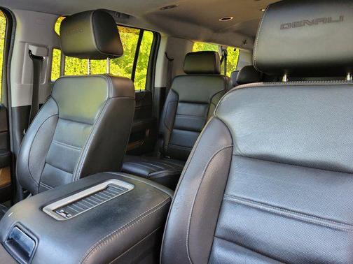 2020 GMC Yukon XL Denali