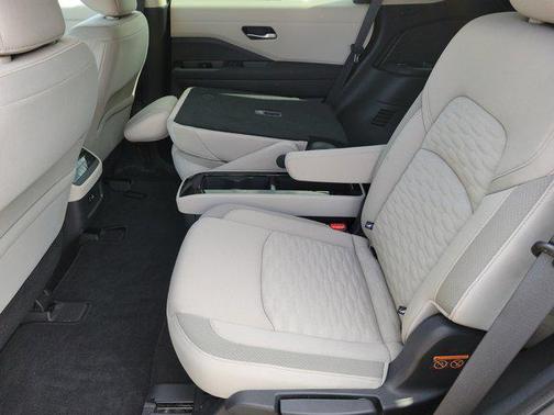 2022 Nissan Pathfinder SV 4WD