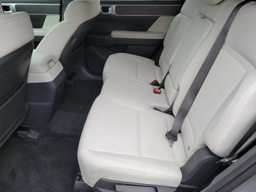 2025 Hyundai SANTA FE SE