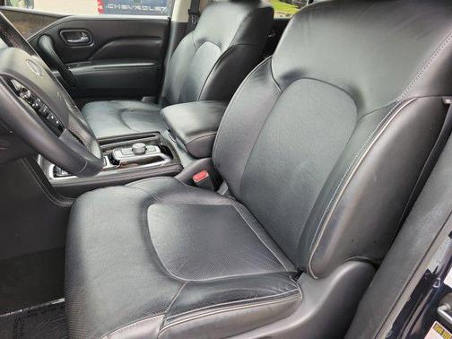 2023 INFINITI QX80 Luxe