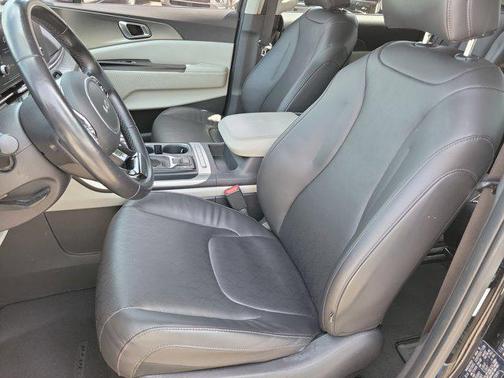 2022 Kia Carnival LXS
