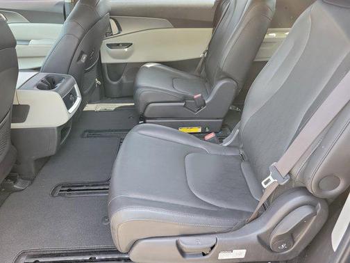 2022 Kia Carnival LXS