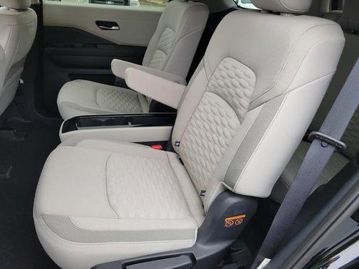 2022 Nissan Pathfinder SV 4WD