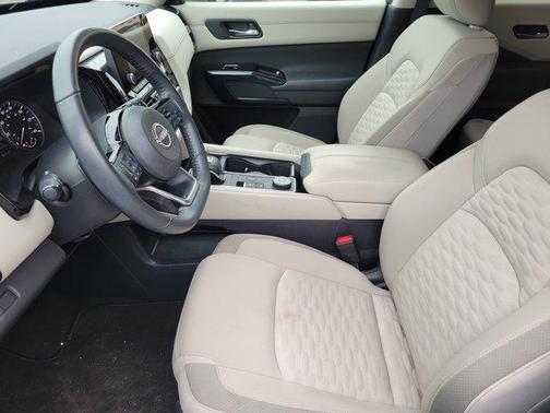 2022 Nissan Pathfinder SV 4WD