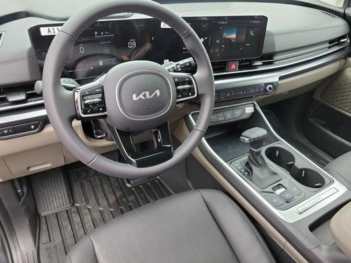 2025 Kia Carnival LXS
