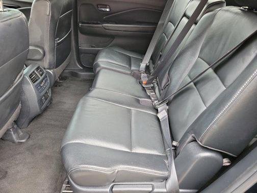 2021 Honda Pilot Touring 8-Passenger