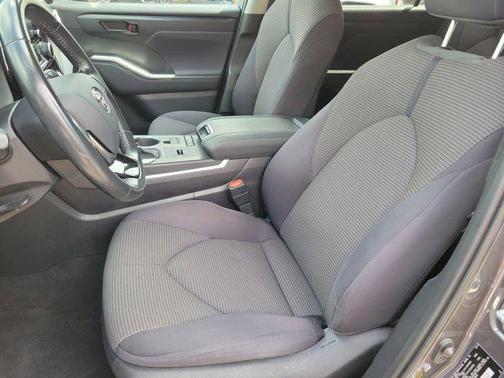 2021 Toyota Highlander Hybrid LE