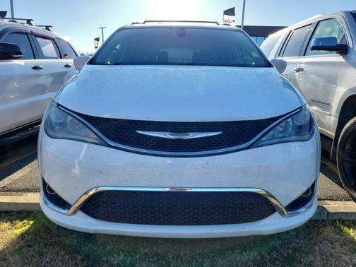 2018 Chrysler Pacifica Touring-L