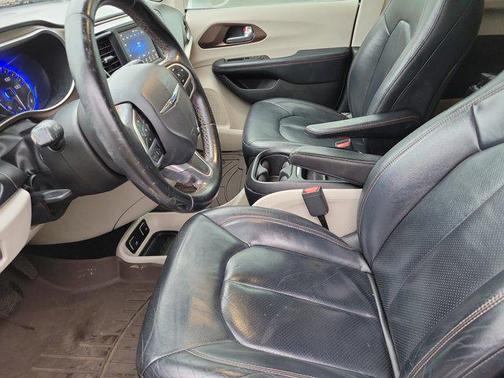 2018 Chrysler Pacifica Touring-L