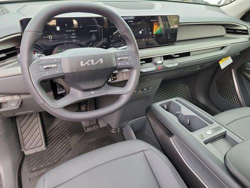 2026 Kia EV9 Light Long Range