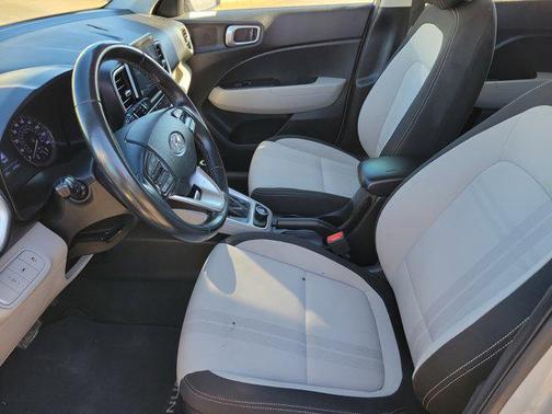 2021 Hyundai VENUE SEL