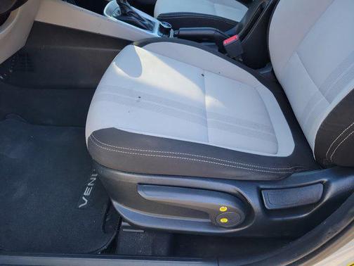 2021 Hyundai VENUE SEL