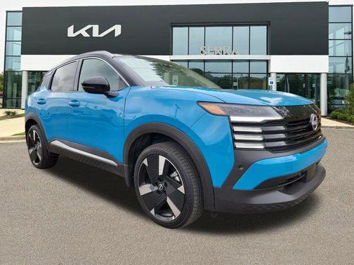 2025 Nissan Kicks SR