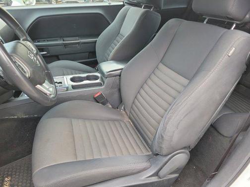 2013 Dodge Challenger SXT
