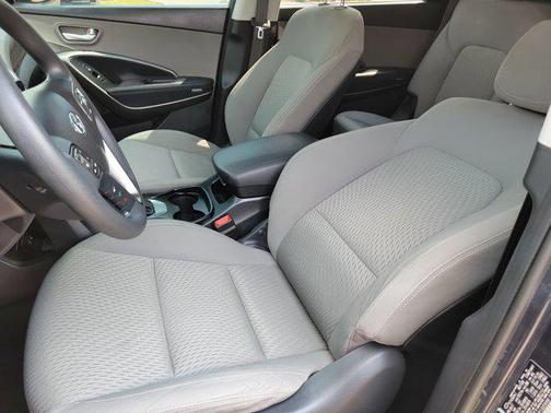 2018 Hyundai SANTA FE SE