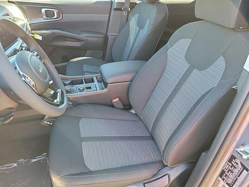 2025 Kia Sorento LX