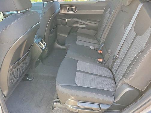 2025 Kia Sorento LX
