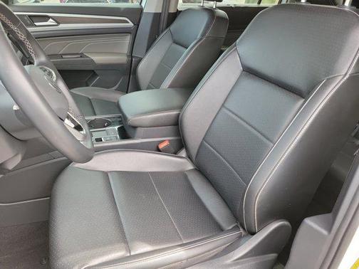 2022 Volkswagen Atlas 3.6L SE w/Technology