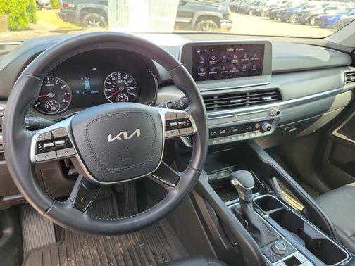 2022 Kia Telluride LX