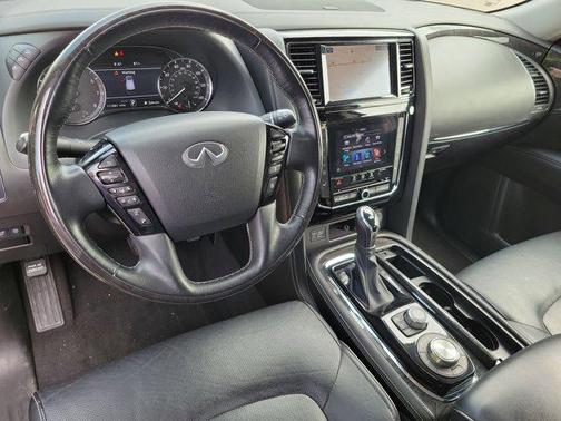 2021 INFINITI QX80 Luxe