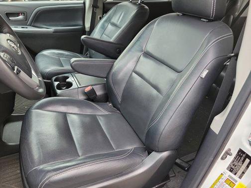 2017 Toyota Sienna SE