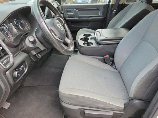 2020 RAM 2500 Big Horn Crew Cab 4X4 6'4' Box