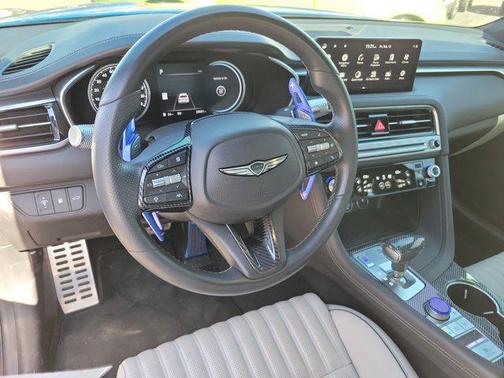 2025 Genesis G70 2.5T RWD