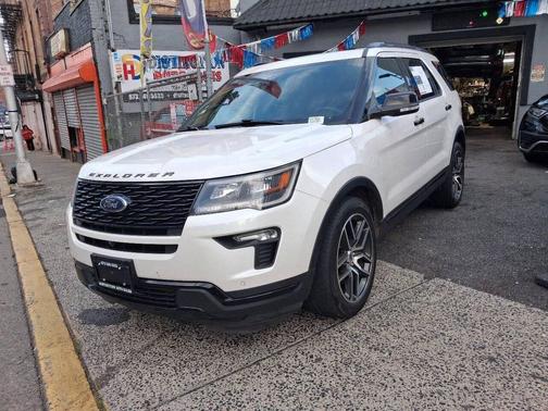 White Platinum Metallic Tri-Coat 2019 Ford Explorer Sport
