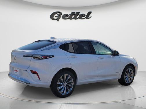 White Frost Tricoat 2026 Buick Envista Avenir FWD