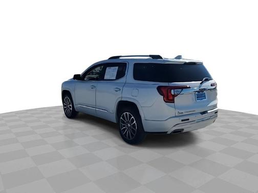 2022 GMC Acadia Denali