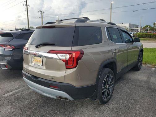 2022 GMC Acadia AWD SLT