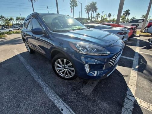 2022 Ford Escape Titanium
