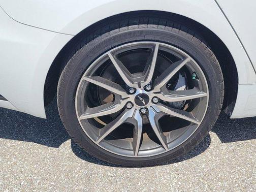 2024 Genesis G70 2.5T RWD