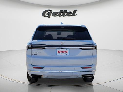 iridescent white tricoat 2026 Buick Enclave Avenir FWD