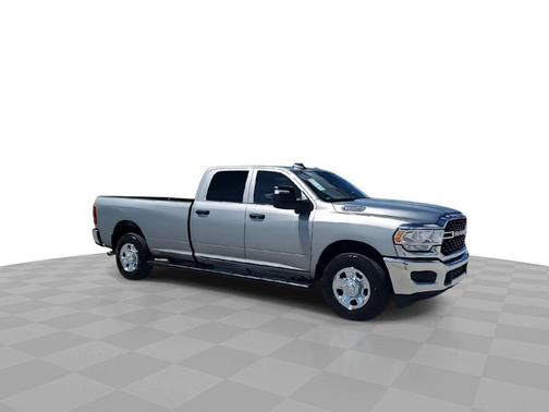 2023 RAM 2500 Tradesman Crew Cab 4x2 8' Box