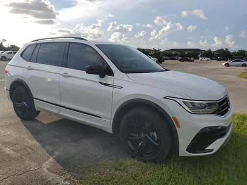 2023 Volkswagen Tiguan 2.0T SE R-Line Black 4MOTION
