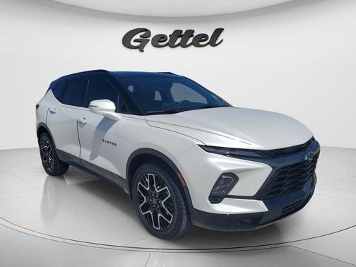 Iridescent Pearl Tricoat 2024 Chevrolet Blazer RS