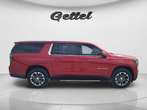 Radiant Red Tintcoat 2025 Chevrolet Suburban LT