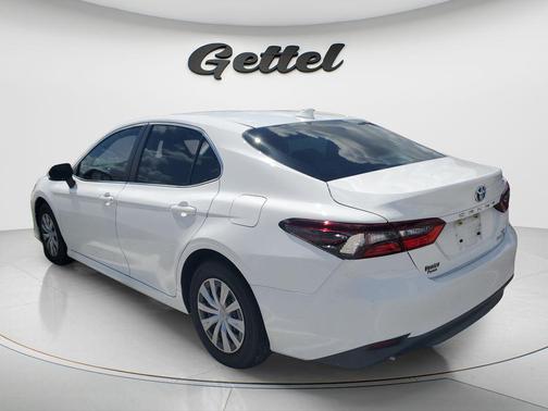 White 2022 Toyota Camry LE