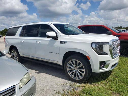 2023 GMC Yukon XL Denali